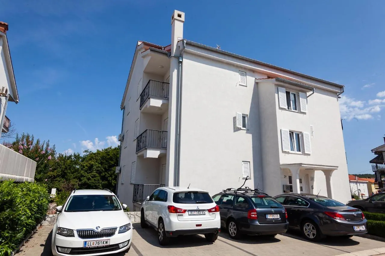 Apartments Bogovic Malinska 0*,